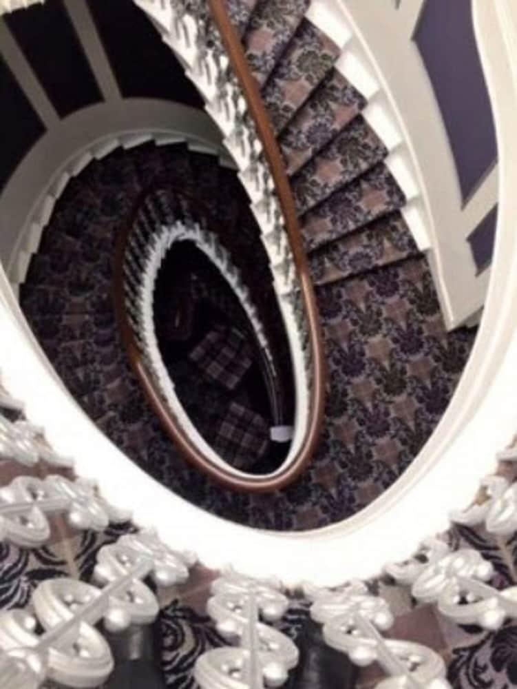 The Tontine 3*